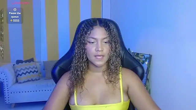 Snapshot of Cristal_War chatting on 02.12.25 Cristal War online show from 02.12.25