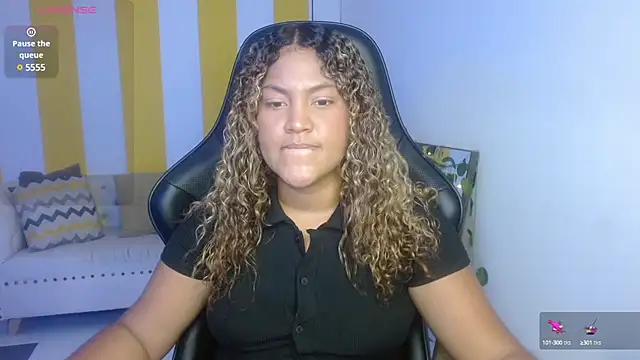 Snapshot of Cristal_War chatting on 02.13.25 Cristal War online show from 02.13.25