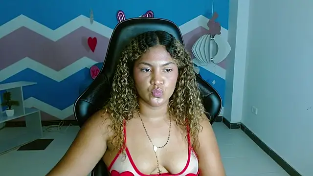 Snapshot of Cristal_War chatting on 02.14.25 Cristal War online show from 02.14.25