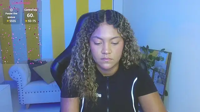 Snapshot of Cristal_War chatting on 02.18.25 Cristal War online show from 02.18.25