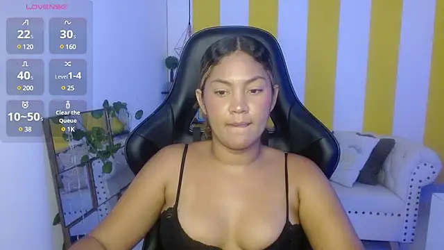 Snapshot of Cristal_War chatting on 02.22.25 Cristal War online show from 02.22.25