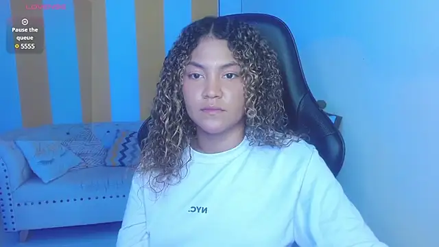 Snapshot of Cristal_War chatting on 02.26.25 Cristal War online show from 02.26.25