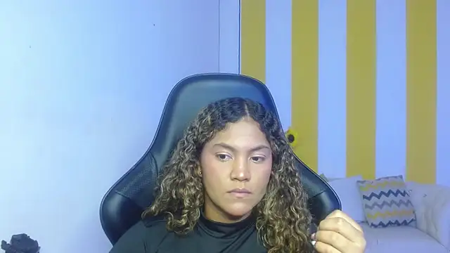 Snapshot of Cristal_War chatting on 03.06.25 Cristal War online show from 03.06.25