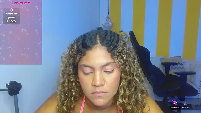 Snapshot of Cristal_War chatting on 03.07.25 Cristal War online show from 03.07.25