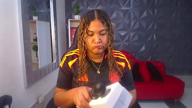 Snapshot of Cristal_War chatting on 09.09.25 Cristal War online show from 09.09.25