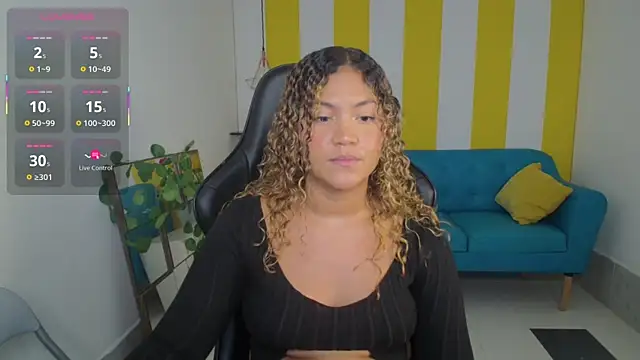 Snapshot of Cristal_War chatting on 09.22.25 Cristal War online show from 09.22.25