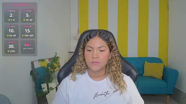 Snapshot of Cristal_War chatting on 09.23.25 Cristal War online show from 09.23.25