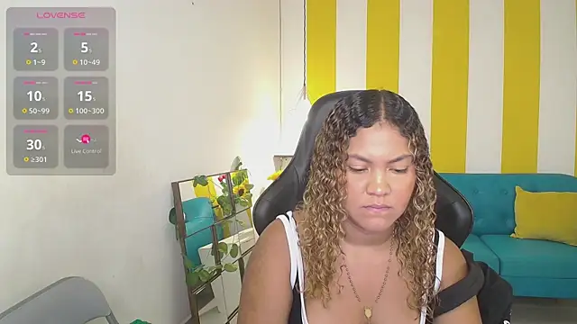 Snapshot of Cristal_War chatting on 09.24.25 Cristal War online show from 09.24.25