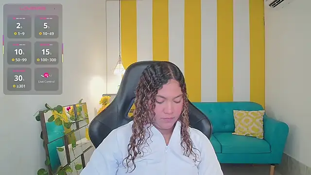 Snapshot of Cristal_War chatting on 09.26.25 Cristal War online show from 09.26.25