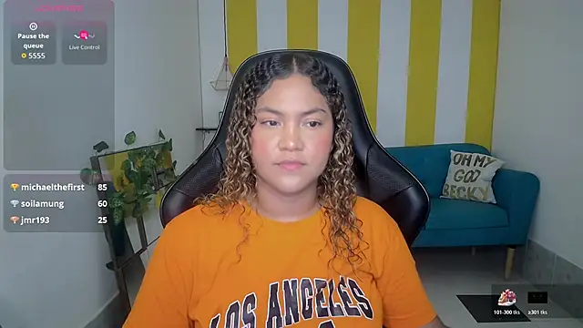 Snapshot of Cristal_War chatting on 11.04.25 Cristal War online show from 11.04.25