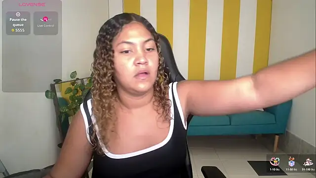 Snapshot of Cristal_War chatting on 11.09.25 Cristal War online show from 11.09.25