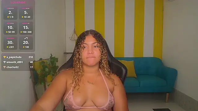 Snapshot of Cristal_War chatting on 11.15.25 Cristal War online show from 11.15.25