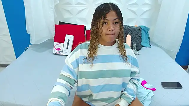 Snapshot of Cristal_War chatting on 11.29.25 Cristal War online show from 11.29.25