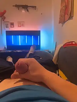 Snapshot of sollzii chatting on 03.14.25 sollzii online show from 03.14.25