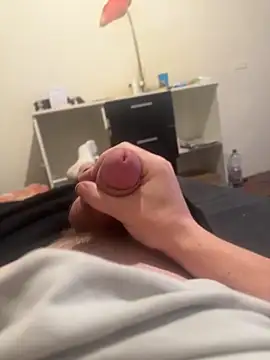 Snapshot of sollzii chatting on 12.22.25 sollzii online show from 12.22.25