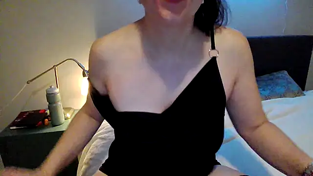 Ella Next Door online show from 03.18.25