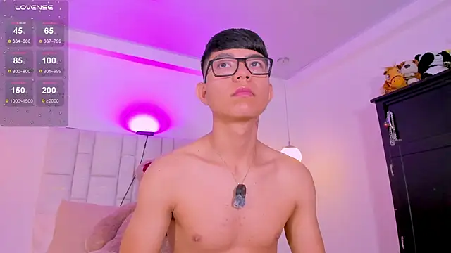 CodyTwink online show from 04.15.26