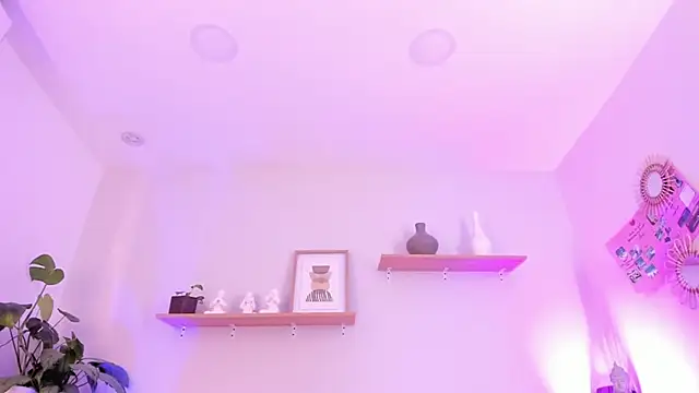  Dahiana online show from 02.17.25