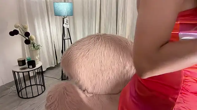 Snapshot of Unique-Beauty chatting on 01.11.25 Unique-Beauty online show from 01.11.25