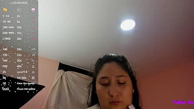 cherrycurvyyy online show from 12.17.25