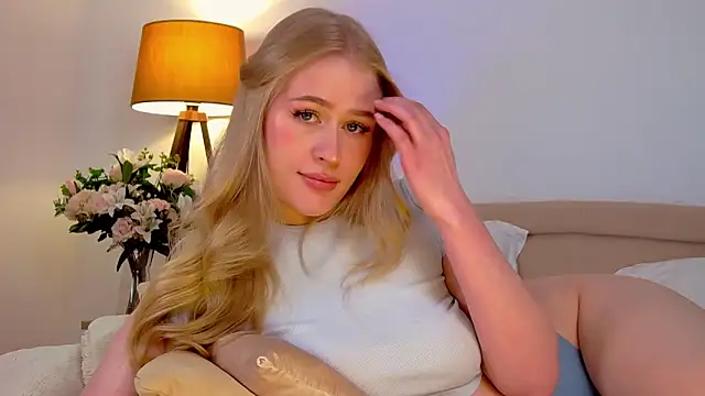 Snapshot of JuliaJaee chatting on 01.21.25 JuliaJaee online show from 01.21.25