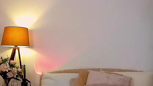 Snapshot of JuliaJaee chatting on 02.06.25 JuliaJaee online show from 02.06.25