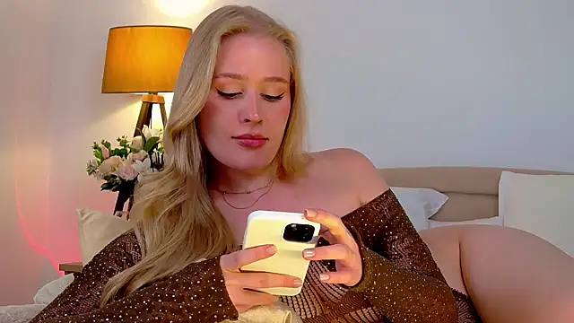 Snapshot of JuliaJaee chatting on 03.07.25 JuliaJaee online show from 03.07.25