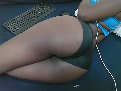 Snapshot of lella-0 chatting on 01.14.26 lella-0 online show from 01.14.26