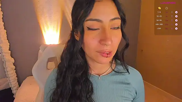 amber curly online show from 01.31.25