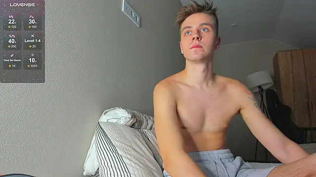 Snapshot of TaisonBrownX chatting on 02.15.25 TaisonBrownX online show from 02.15.25