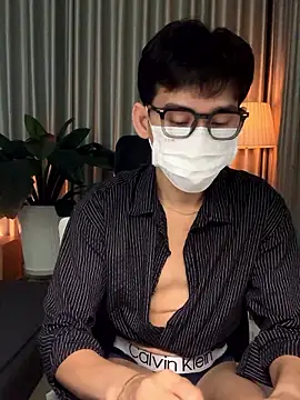 Snapshot of MinhTuanLive chatting on 02.10.26 MinhTuanLive online show from 02.10.26