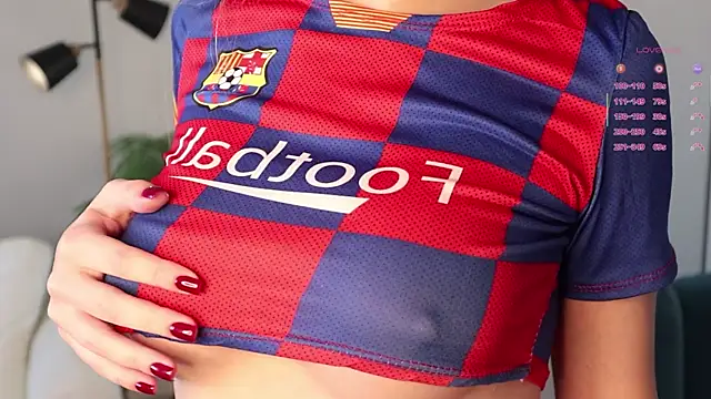 Snapshot of Sandy-the-Squirrel chatting on 10.21.25 Sandy-the-Squirrel online show from 10.21.25