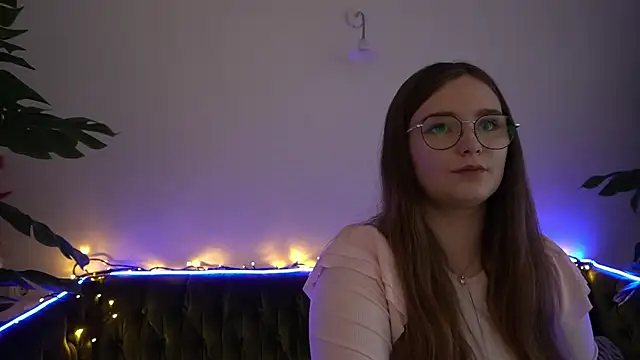 MagicPeachh  online show from 12.16.24