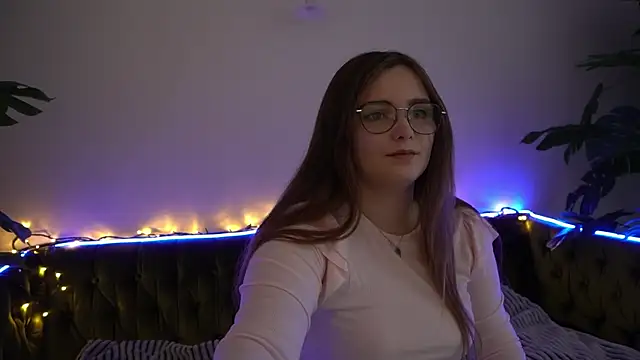 MagicPeachh  online show from 12.16.24