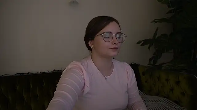 MagicPeachh  online show from 12.16.24