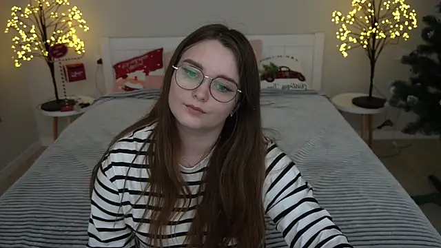 MagicPeachh  online show from 12.18.24