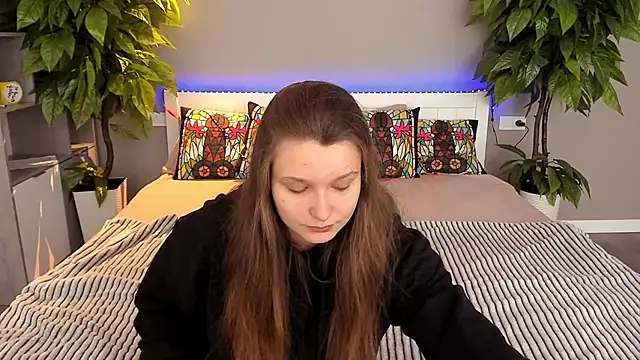 MagicPeachh  online show from 09.09.25