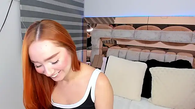 Snapshot of CamiiLovers chatting on 09.14.25 CamiiLovers online show from 09.14.25