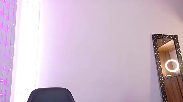 Snapshot of im_anna_ chatting on 10.19.25 im anna online show from 10.19.25