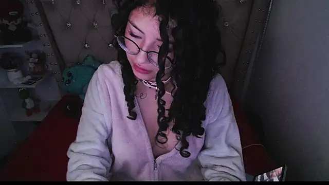 Snapshot of CherieCurl chatting on 11.10.25 CherieCurl online show from 11.10.25