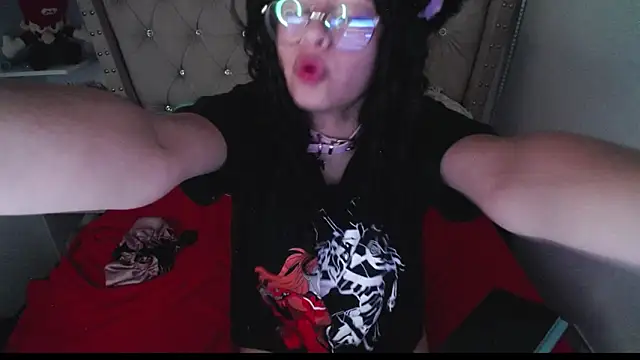 Snapshot of CherieCurl chatting on 11.14.25 CherieCurl online show from 11.14.25