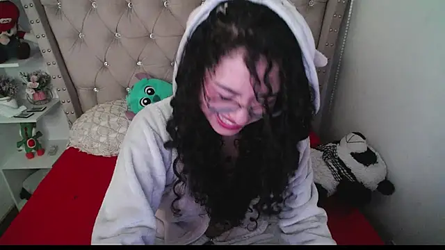 Snapshot of CherieCurl chatting on 11.27.25 CherieCurl online show from 11.27.25