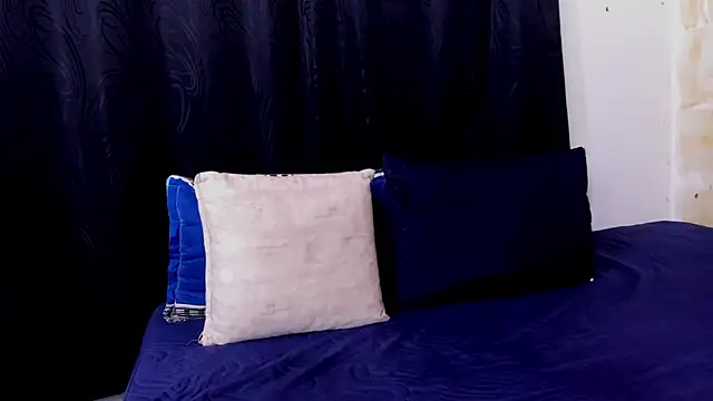 Lauren Hills069 online show from 10.05.25