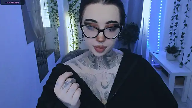 Snapshot of Dixi_Pixi_ chatting on 07.31.26 Dixi Pixi online show from 07.31.26