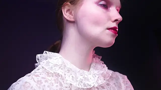 ginger hugs online show from 02.17.25