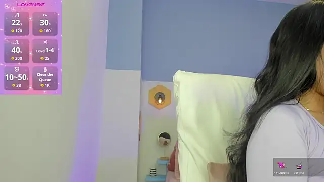 Chloe fischer  online show from 06.11.26