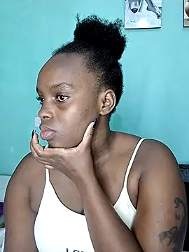 Snapshot of freaky_j_ chatting on 12.23.24 freaky j online show from 12.23.24