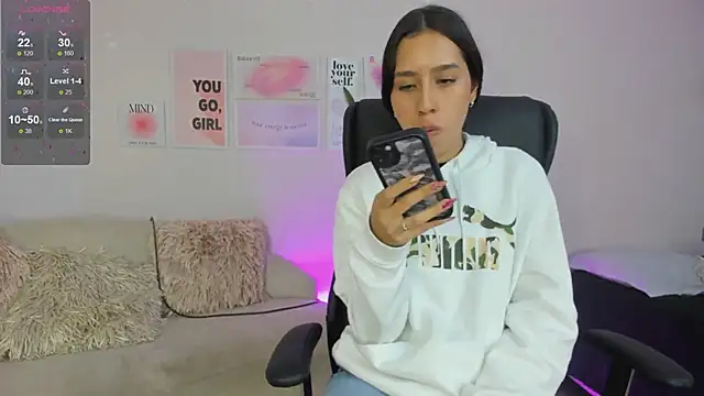 Snapshot of MissSussy chatting on 02.08.25 MissSussy online show from 02.08.25