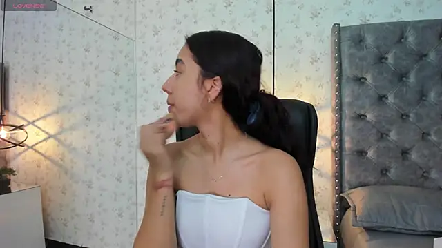 MissSussy online show from 12.18.25