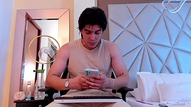 Karimferrer online show from 01.28.25